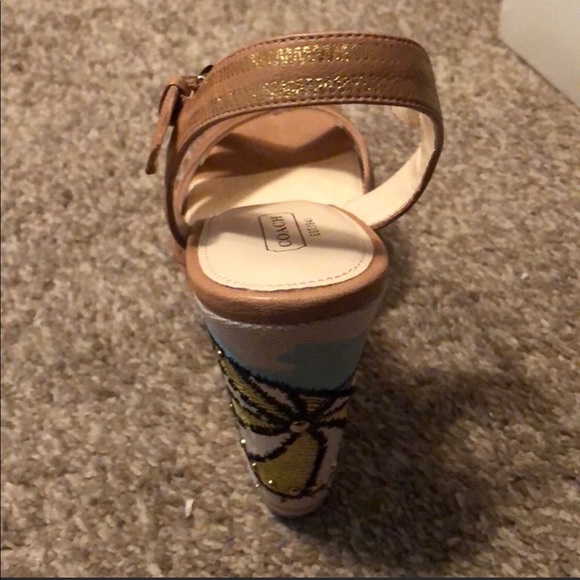 COACH Tan “Beach Scene” Wedge Sandals-9.5 - Picture 4 of 14